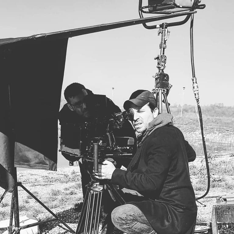 Behind-the-scenes still 3